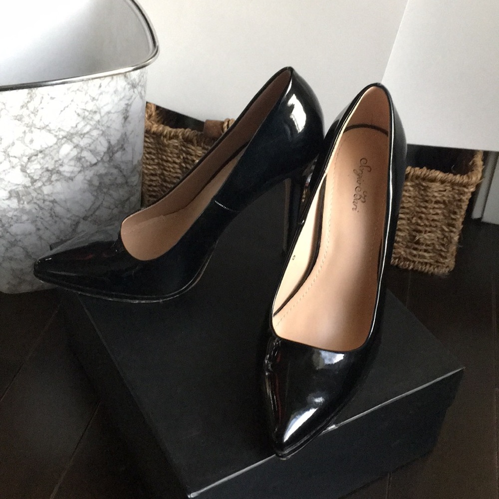 Sergio Bari heels size 8.